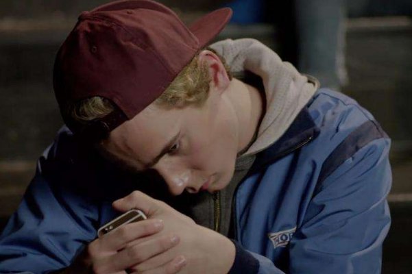 女朋友睡觉后,男朋友会偷偷做什么呢?