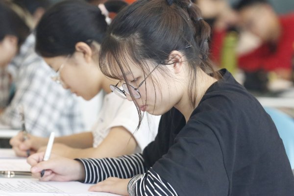 西补复读学校电话