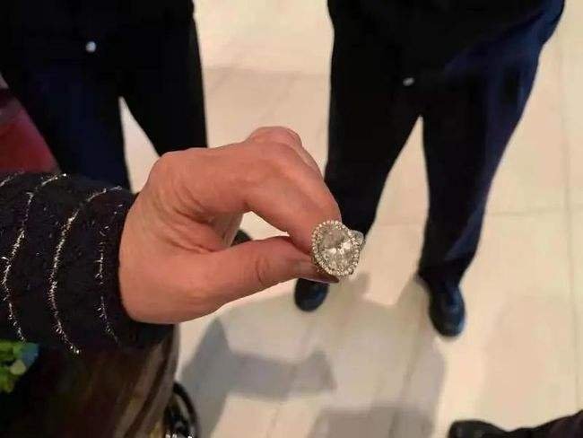 太原民警执行任务时盗窃8克拉钻石获刑，这位民警为何这么做？