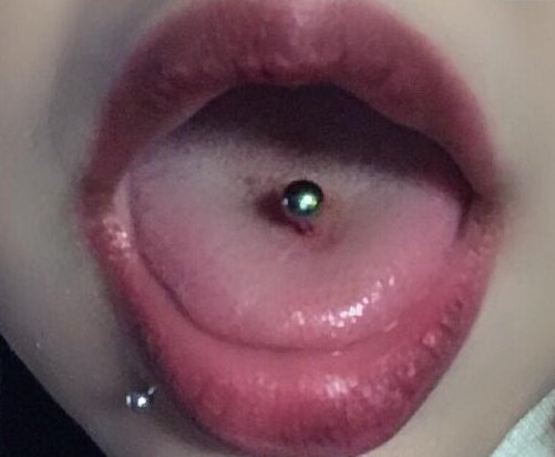 为什么女生打舌钉男朋友幸福