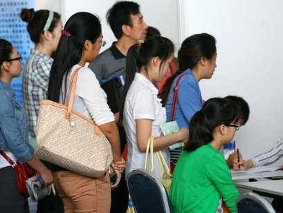 上海解封后学生们离沪返乡，返乡的车票有多难抢？