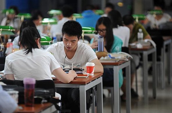 2023年高考批次线什么时候公布