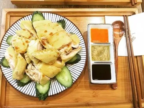 新加坡“国菜”海南鸡饭告急，当地的养殖业为何要依靠邻国？