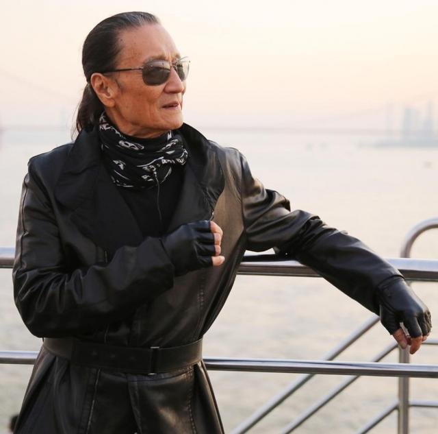 刘德华《十七岁》中的四哥、发哥分别指谁?
