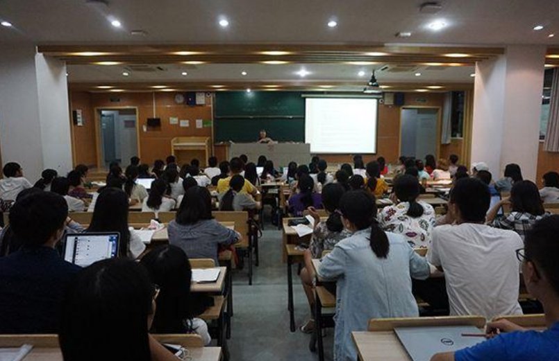 怎么把三张照片合成一张