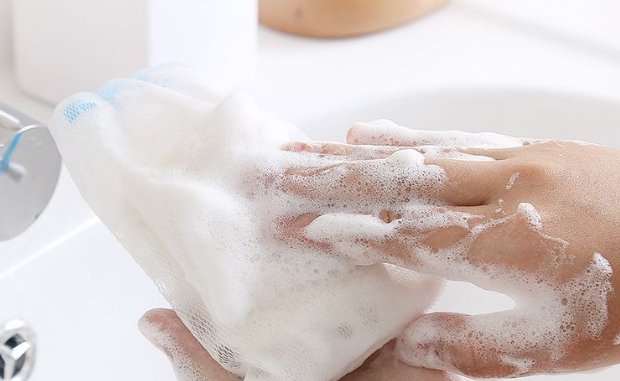 雅漾洁面乳正确用法？免洗意思不需要水洗吗？