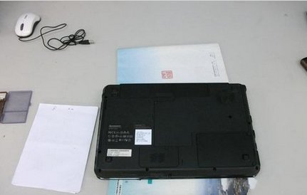 华硕F80S笔记本电脑，如何拆开然后清洗风扇？