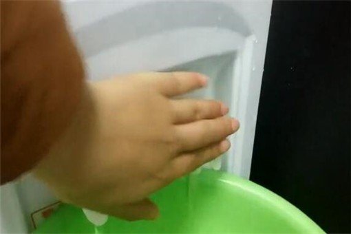 沁园饮水机如何清洗