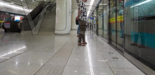 将深圳地铁站命名为“华为”，这样做是否合规？