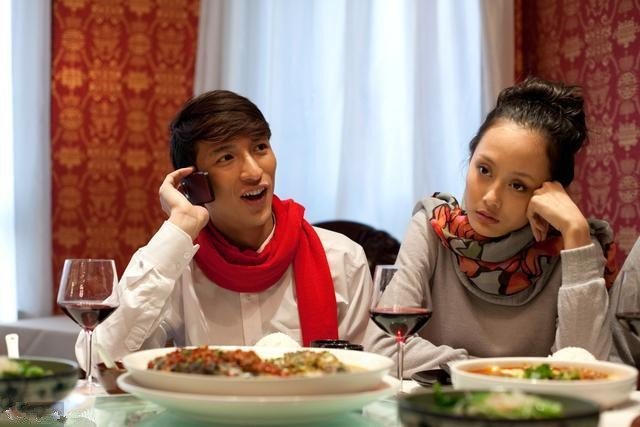 女子因丈夫早逝再嫁，前公婆主动叫她去相亲，他们之间是如何相处的？