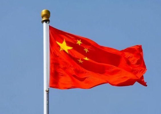 由谁执笔,写下一首诗篇《我们也有一面五星红旗》