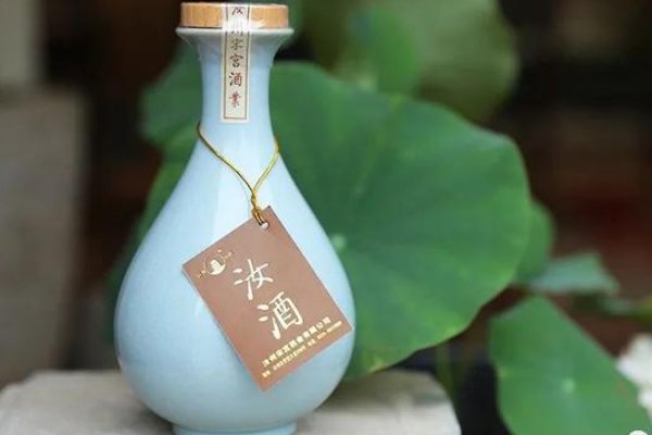 那个城市命名与酒有关