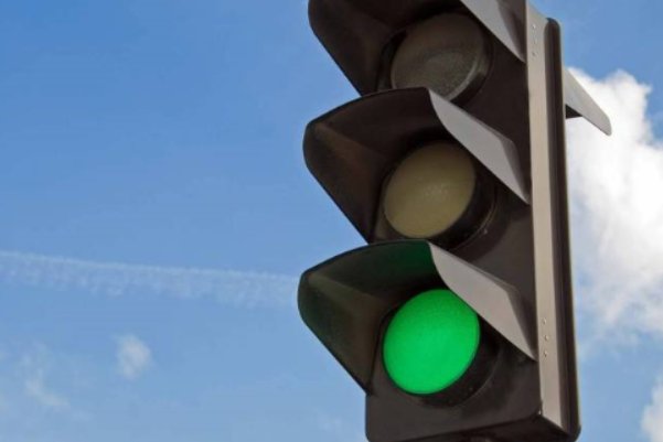 开绿灯的造句有哪些？