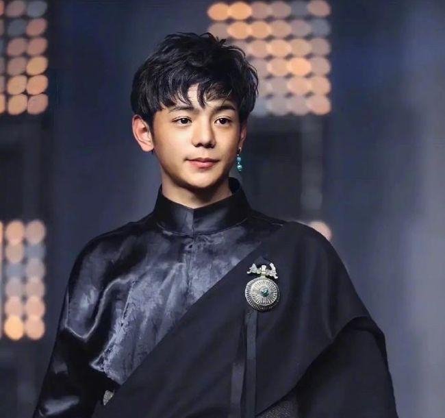 丁真客串出演电影,丁真为何会引起大众的广泛关注?