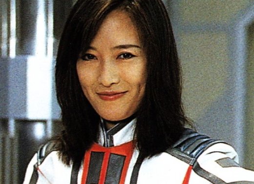 《迪迦奥特曼》居间惠队长是谁演的？