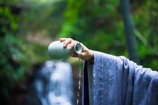 陶渊明饮酒其四原文及翻译