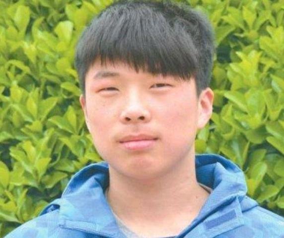684分被清华录取，只想让收破烂的父亲早点回家的状元，他现在怎么样了？