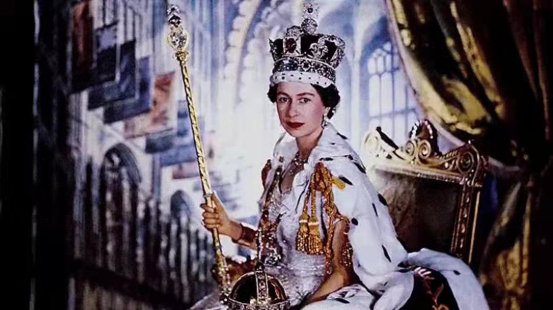 英国女王拥有怎么样的地位？