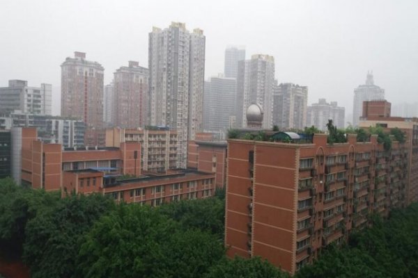 重庆八中哪个校区好？