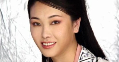 十九岁出道的贾妮，因赌气赌出一生的幸福，今被宠成公主，羡慕吗？