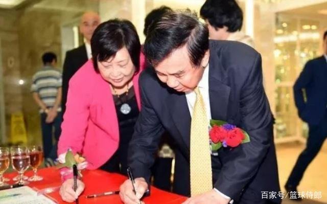 女排教练袁伟民现状如何呢？