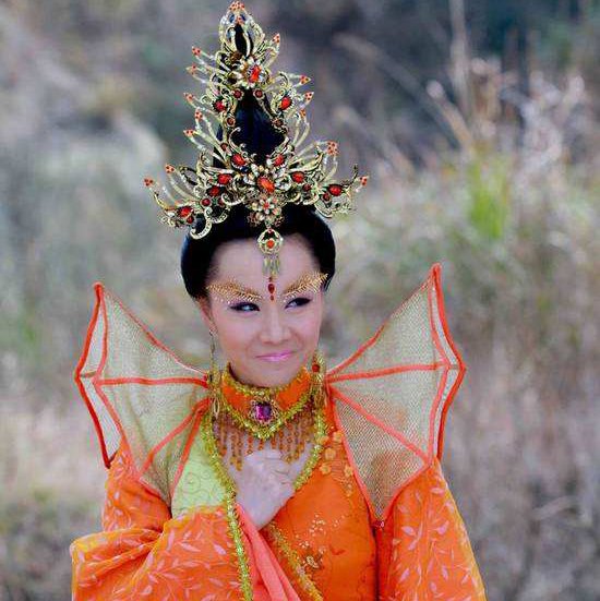 在《活佛济公》中为什么绿姬会喜欢赵斌？