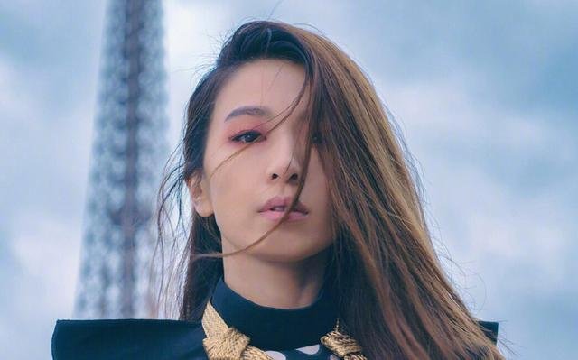 有一个歌，里面有一句歌词是“你是魔鬼中的天使”，这是什么歌。