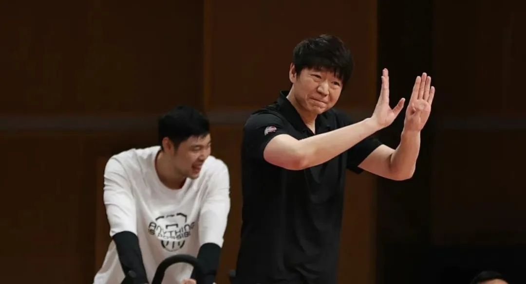 名嘴评沈梓捷和贺希宁言语冲突，二人是因何发生冲突的？