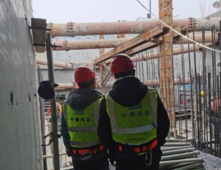 中建八局工程点外卖欠两万餐费事件的背后，给予我们什么警示？