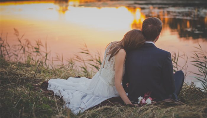 友情与爱情谁重要?