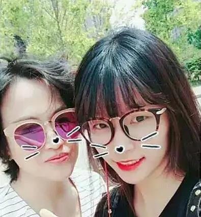 54岁母亲考上女儿母校成其学妹，她为何执意成为医学者？