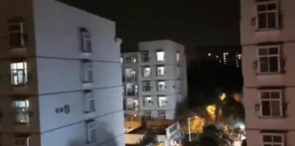 曝西安一高校19岁学生死在宿舍，校方对此事做出了怎样的回应？