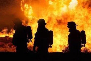 网友问爱情的火怎么灭,乌鲁木齐消防支队是如何作答的?