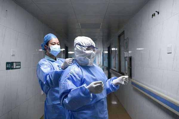 男子隔离转运中逃脱被行拘，男子为何做出如此极端之举？