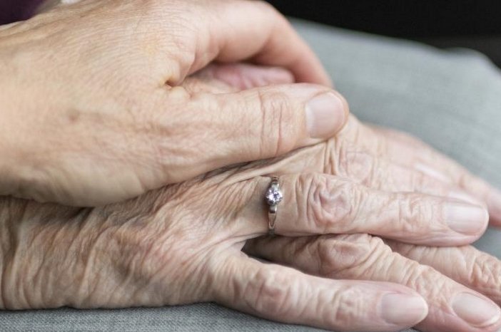 宜兴灭门惨案，赘婿与岳母生矛盾后负气离婚，长辈该不该参与小夫妻的婚姻？