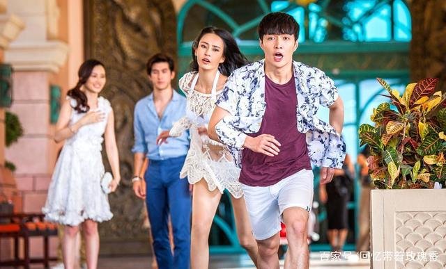 她原本是瑜伽老师,被成龙看中后一炮而红,母其弥雅如今过得怎样?