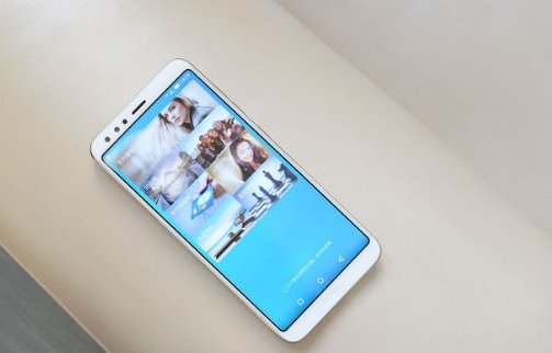 我手机下载了谷歌地图，可是怎么也打不开，请问是怎么回事？