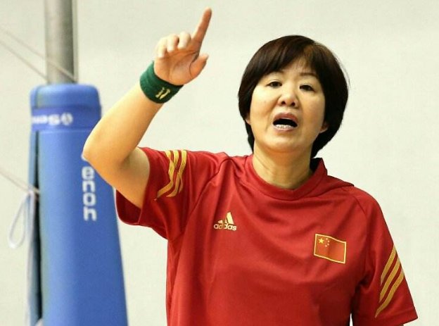 郎平卸任后意外曝光退休薪资，难怪刘国梁如此豪横，受人喜爱，有多少钱？