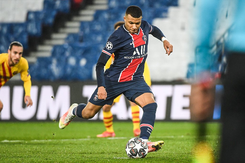 噩梦重演!梅西点球被纳瓦斯扑出，赛场上还有哪些精彩瞬间？