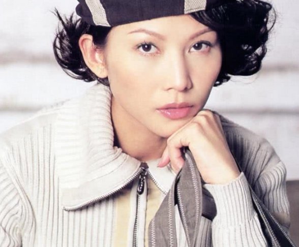 蔡少芬深夜急诊！疑突发不适憔悴惹人担忧，她到底怎么了？