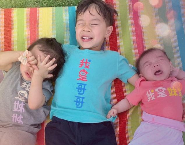 港媒曝霍启刚郭晶晶携子女搬新居，一家5口入住别墅价值多少？