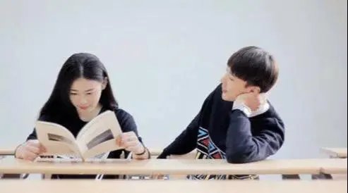 武汉大学生自制校园恋爱综艺，几乎都分手了，大学需要什么样的情感教育？