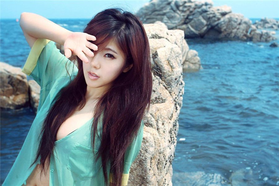 33岁赵奕欢穿比基尼热舞，她都饰演过什么角色？