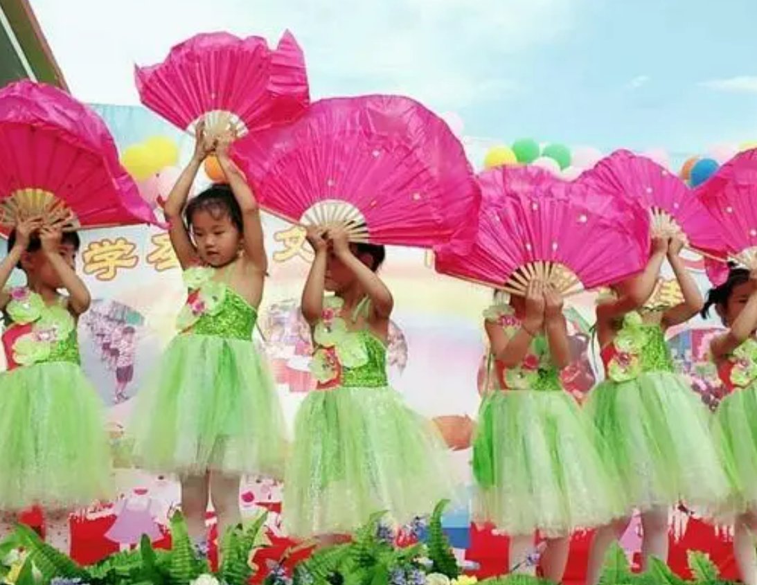 幼儿园花球舞节目串词