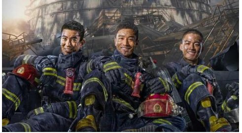 请你为大家推荐以“歌颂英雄”为主题的一本书或一部影片说明理由