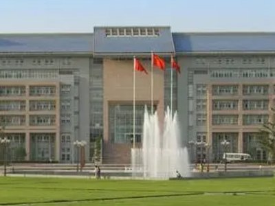 郑州大学是专科吗？