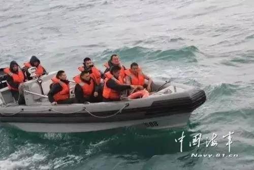 牺牲几个军人的生命救一个中国公民值得吗