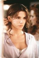 寻电影名字（女孩子性格很男孩，是个FBI,参加卧底行动，当选美小姐，很搞笑）