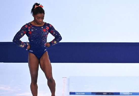 如何看待，东京奥运会“体操女王”拜尔斯退出女子跳马和高低杠决赛？