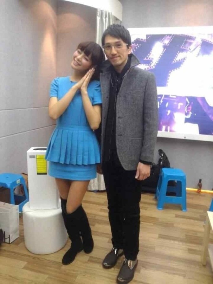 我是歌手第五期新来俩人的经纪人是哪位名嘴？